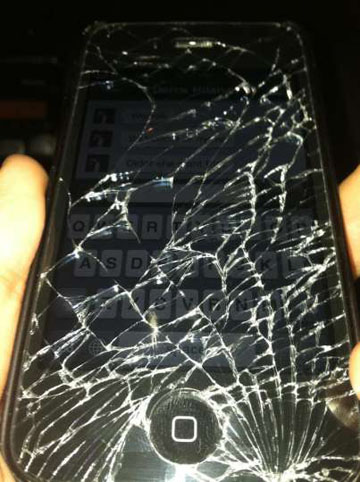 Illustration for article titled The Gizmodo vs. Deadspin iPhone Repair Contest: And The Winner Is...